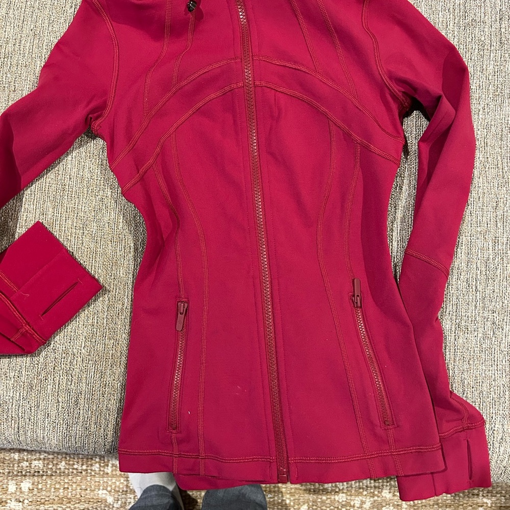Lululemon active jacket size O. Maroon & crimson color